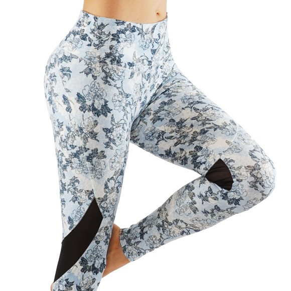 Super soft Leggings with mesh 02-07 - Picture 2 of 5